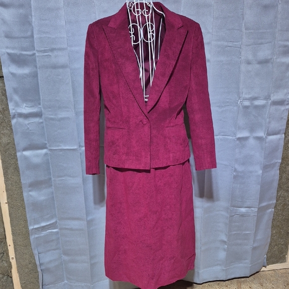 Pete' Fashions Jackets & Blazers - Vintage Women's Burgundy Jacket & Skirt Set